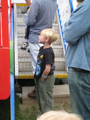 Tim at the carnival (05-17-2009 15:50)