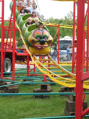 Tim and Cole at the carnival (05-17-2009 15:54)