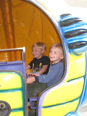 Tim and Cole at the carnival (05-17-2009 16:11)