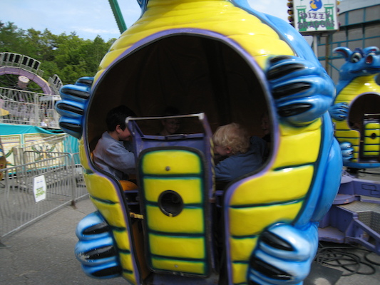 Tim and Cole at the carnival (05-17-2009 16:12)