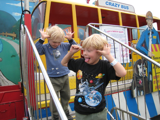Tim and Cole at the carnival (05-17-2009 16:19)