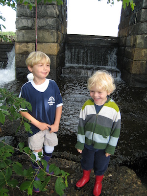 Tim and Cole in front of the dam (05-30-2009 08:54)