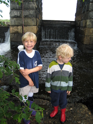Tim and Cole in front of the dam (05-30-2009 08:54)