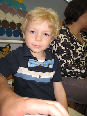 Cole birthday bowtie (06-01-2009 13:48)