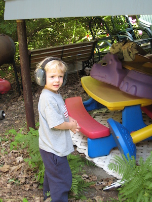 Cole watching the digging (06-02-2009 15:16)