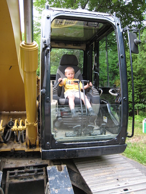 Tim driving the digger (06-05-2009 07:58)