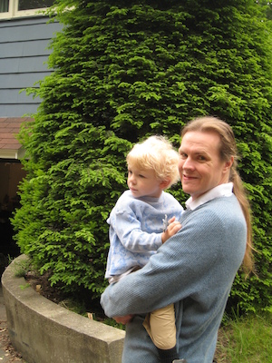 Cole and Ben watching the digger (06-05-2009 07:58)