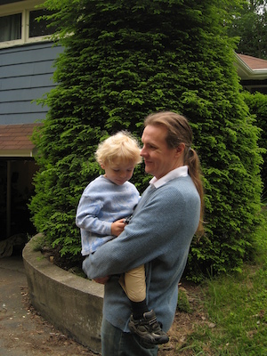 Cole and Ben watching the digger (06-05-2009 07:59)