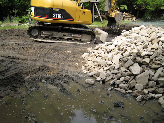 The big hole and the rocks (06-05-2009 11:19)