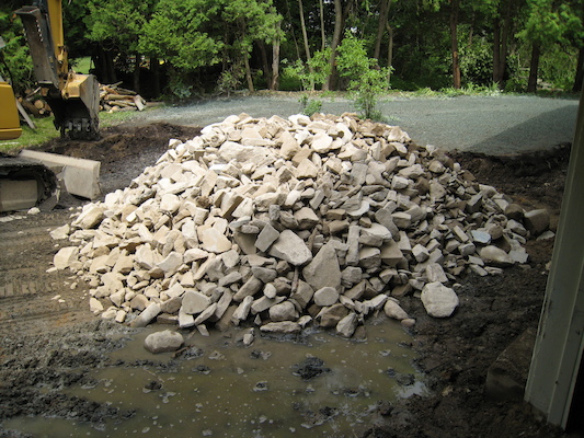 The big hole and the rocks (06-05-2009 11:19)