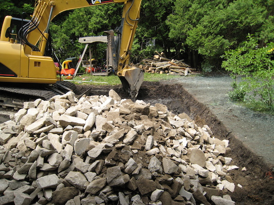 The big hole and the rocks (06-05-2009 11:20)