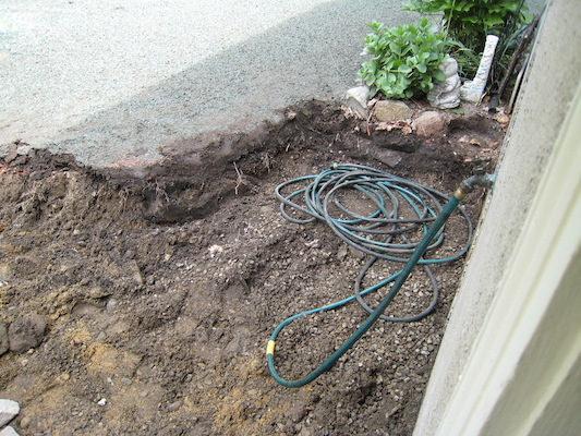 The big hole and the rocks (06-05-2009 11:20)