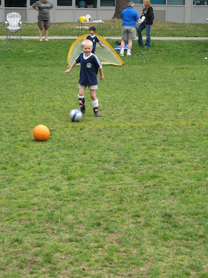 Tim at soccer (06-06-2009 10:28)