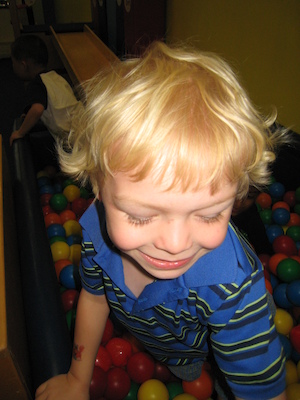 Cole on the obstacle course (06-07-2009 13:07)