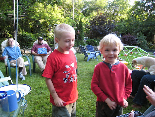 Marie, Juj, Poppy, Tim and Cole with candle (06-14-2009 18:45)