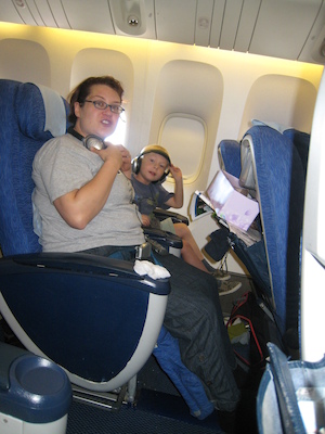 Xine and Tim on the plane (07-03-2009 08:06)