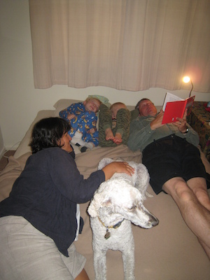Donna, Cole, Tim, Granddad & Bazzle reading (07-04-2009 20:15)