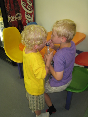 Cole and Tim drinking together (07-05-2009 14:50)