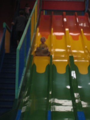 Cole on the slide (07-05-2009 15:03)