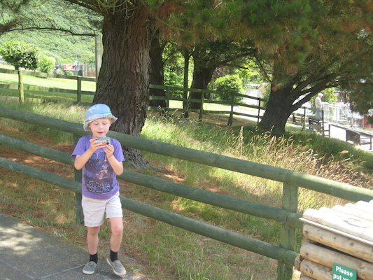 Tim taking a picture (07-08-2009 13:33)