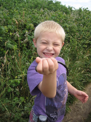Tim holding a snake (07-04-2009 10:58)