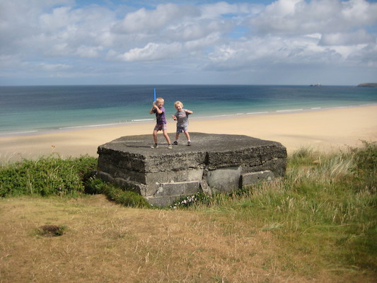 Tim and Cole playing Star Wars on the Towans (07-04-2009 11:07)