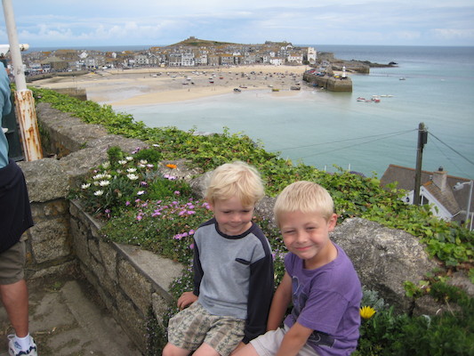 Cole and Tim in St. Ives (07-10-2009 12:00)