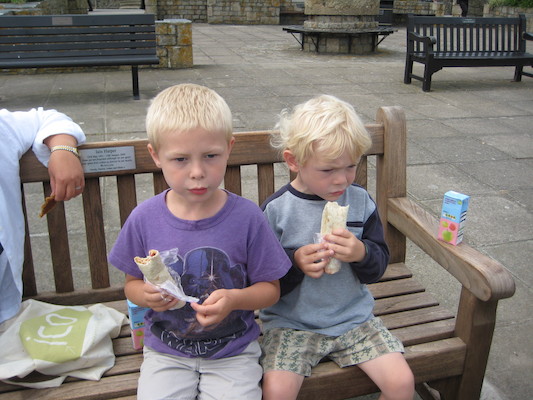 Cole and Tim eating in St. Ives (07-10-2009 12:03)