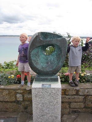 Tim and Cole at the Hepworth gallery (07-10-2009 12:11)