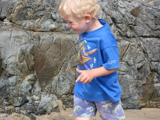 Cole enjoying the beach (07-13-2009 15:12)