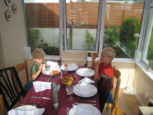 Cole and Tim eating (07-14-2009 17:29)