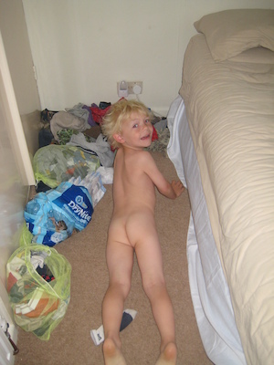 "Getting dressed" (07-16-2009 07:34)