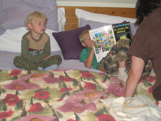 Cole and Tim read (07-16-2009 16:04)