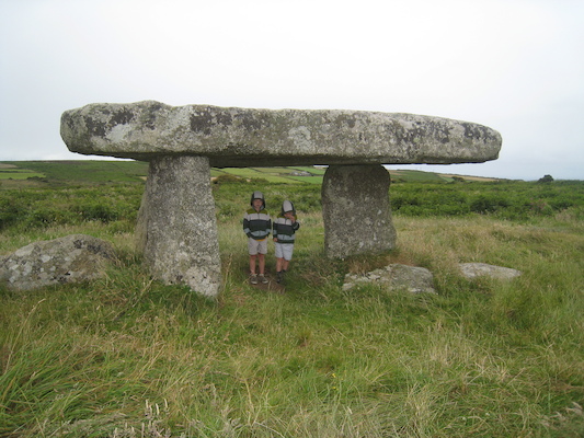 Boys under Lanyon Quoit (07-18-2009 08:53)