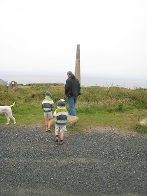 Tim, Cole, Bazzle and Granddad at Botallack (07-18-2009 09:16)
