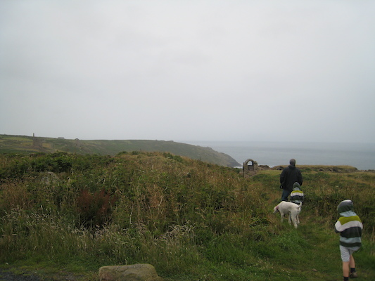 Tim, Cole, Bazzle and Granddad at Botallack (07-18-2009 09:16)