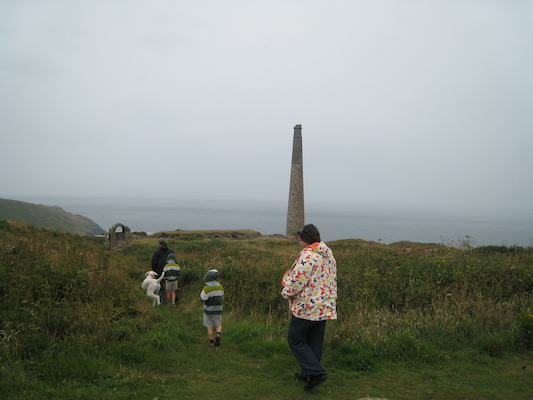Tim, Cole, Bazzle, Granddad and Xine at Botallack (07-18-2009 09:16)