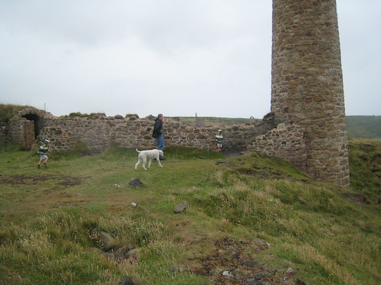 Cole, Granddad, Bazzle and Tim at Botallack (07-18-2009 09:20)