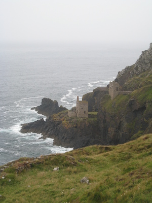 Botallack looking down to the Crown Mine (07-18-2009 09:24)