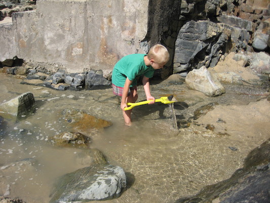 Tim digging in the reservoir (07-17-2009 16:30)