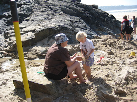 Xine and Cole digging (07-17-2009 16:30)