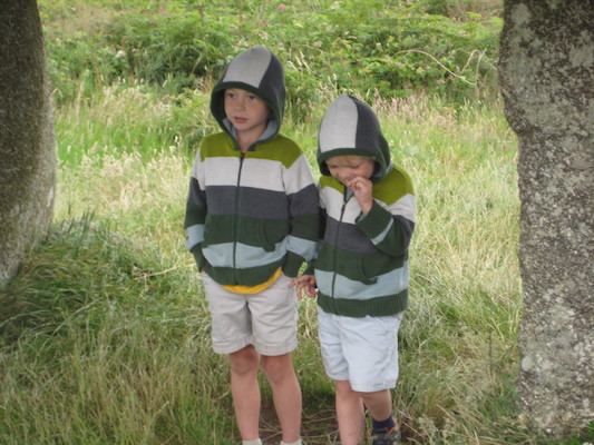 Cole and Tim in Lanyon Quoit (07-18-2009 09:54)