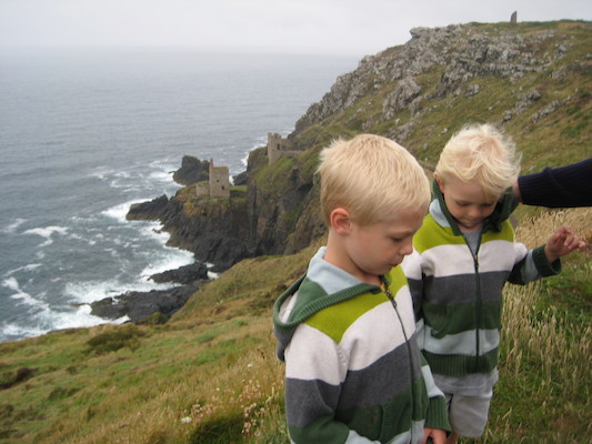 Tim and Cole at Botallack (07-18-2009 10:52)