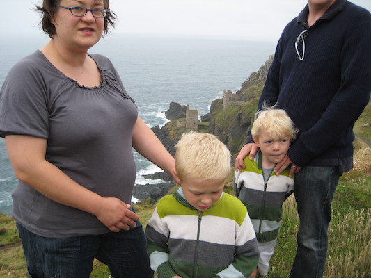 Xine, Tim, Cole and Ben at Botallack (07-18-2009 10:52)
