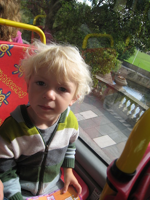 Cole on a double decker bus (07-20-2009 09:26)