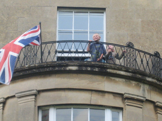 Tim and Cole on the Bailbrook Lodge balcony (07-21-2009 18:35)