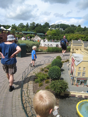 Miniature lego world with Xine, Tim and Cole (07-22-2009 12:35)