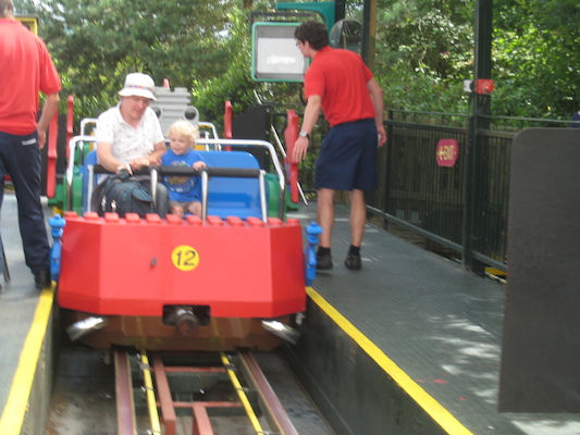 Ben and Cole at Legoland (07-22-2009 12:54)