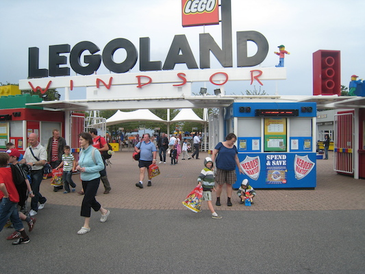 Xine, Tim and Cole at Legoland (07-22-2009 17:11)