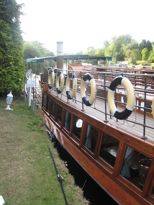 Steam boat at Monkey Island (07-22-2009 18:38)